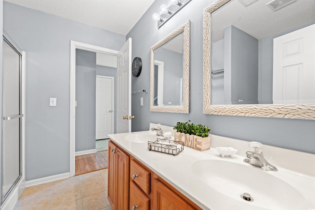 168 Wimbledon Way Photo 15