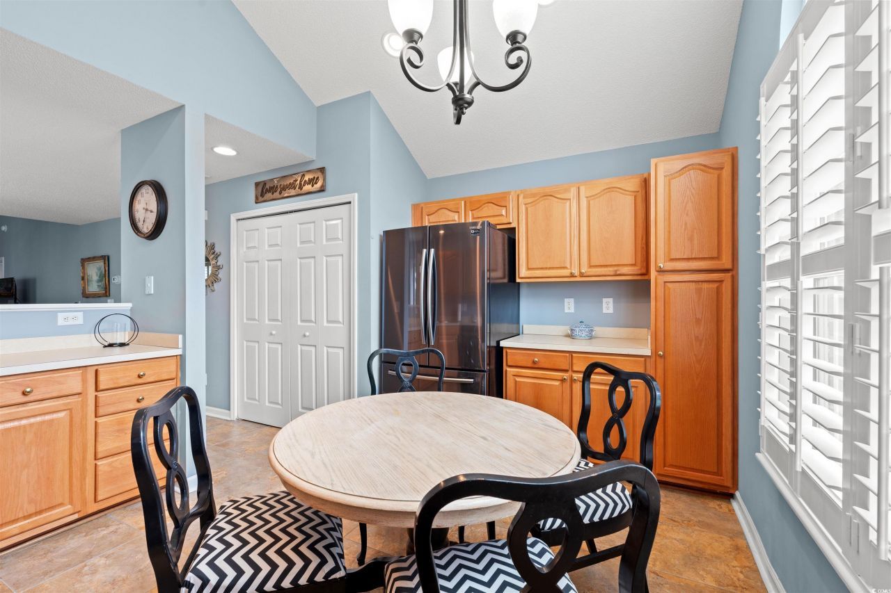 168 Wimbledon Way Photo 7