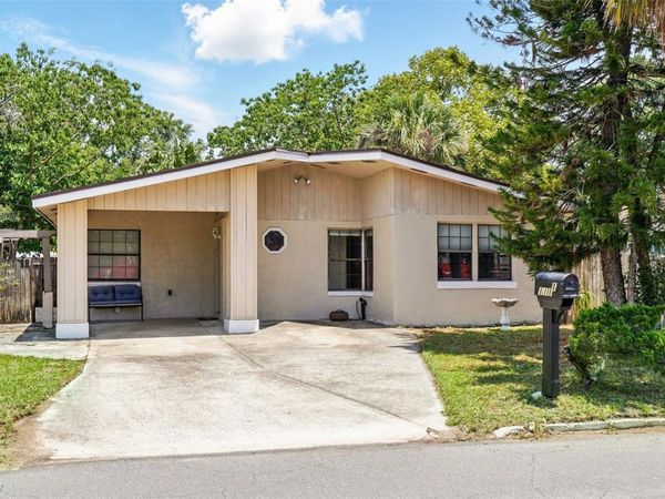 1111 LIBERTY AVENUE, MOUNT DORA, FL 32757