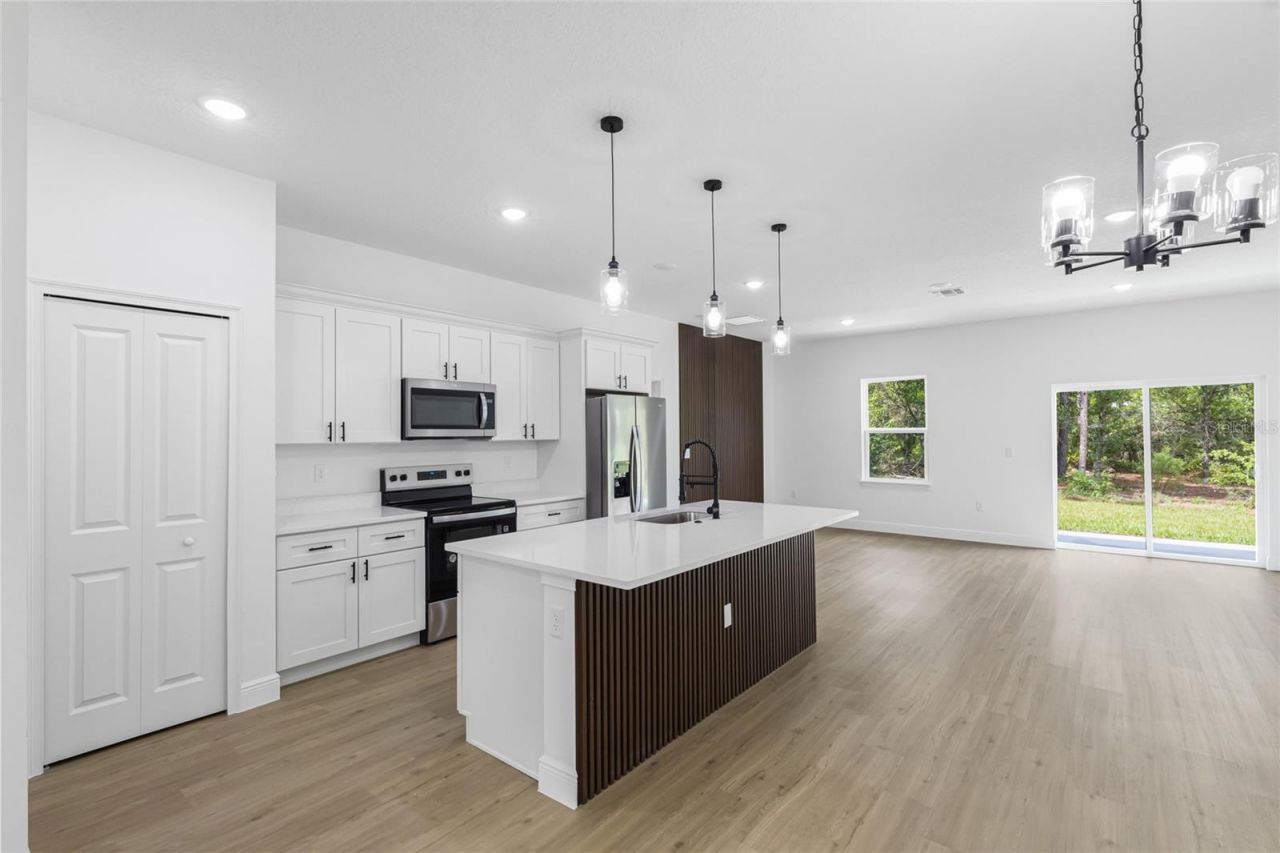 1071 W Hampshire Boulevard, Dunnellon, FL 34434 Photo