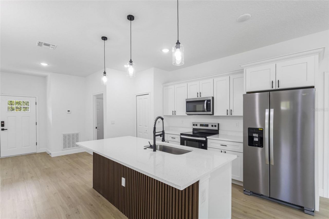 1071 W Hampshire Boulevard, Dunnellon, FL 34434 Photo