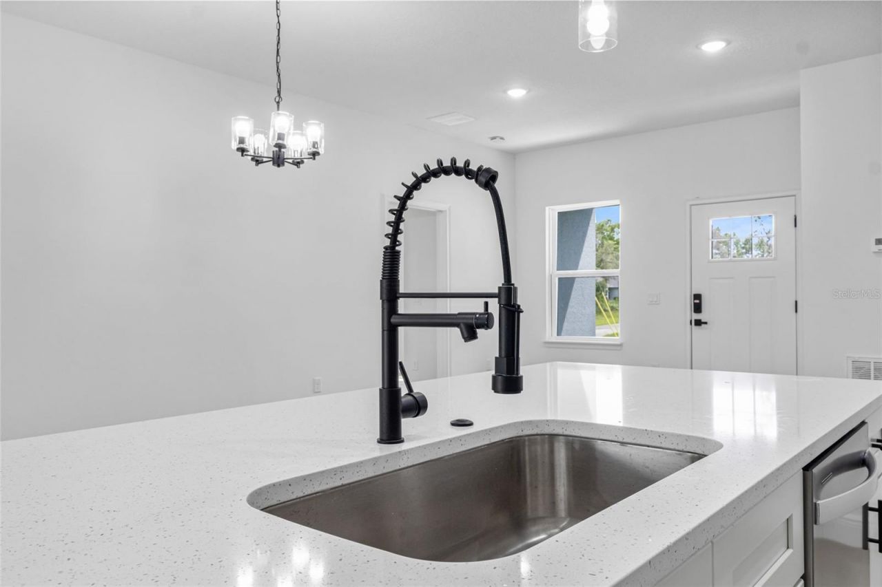 1071 W Hampshire Boulevard, Dunnellon, FL 34434 Photo