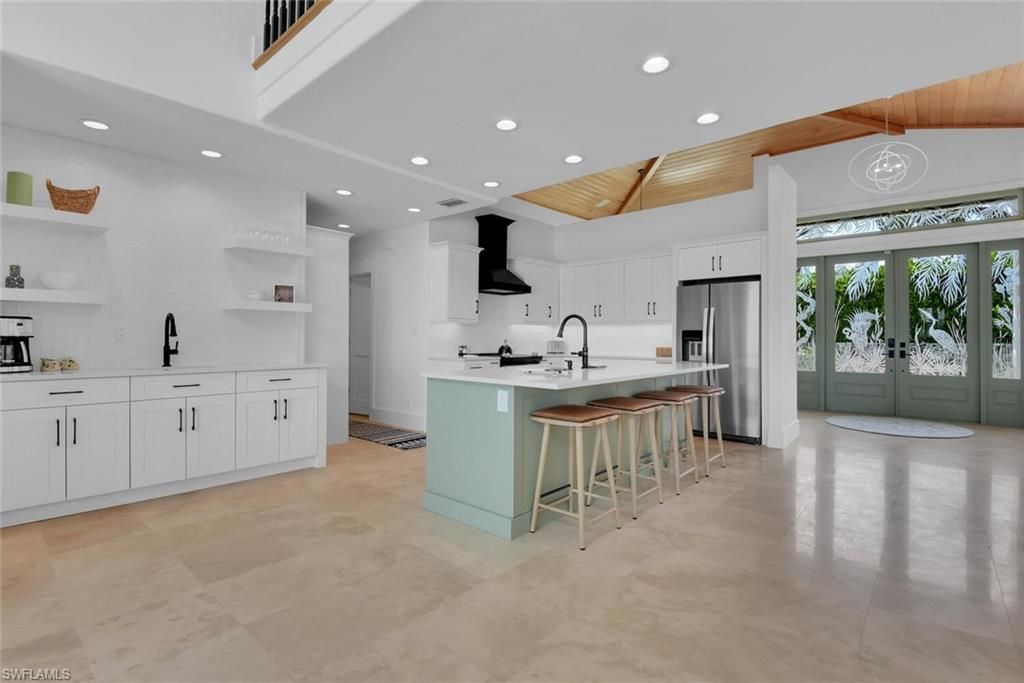 215 Mooring Line Dr, Naples, FL 34102 Photo