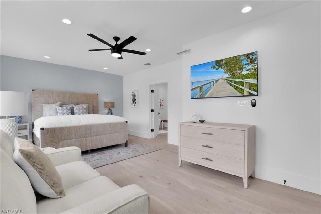 215 Mooring Line Dr, Naples, FL 34102 Photo
