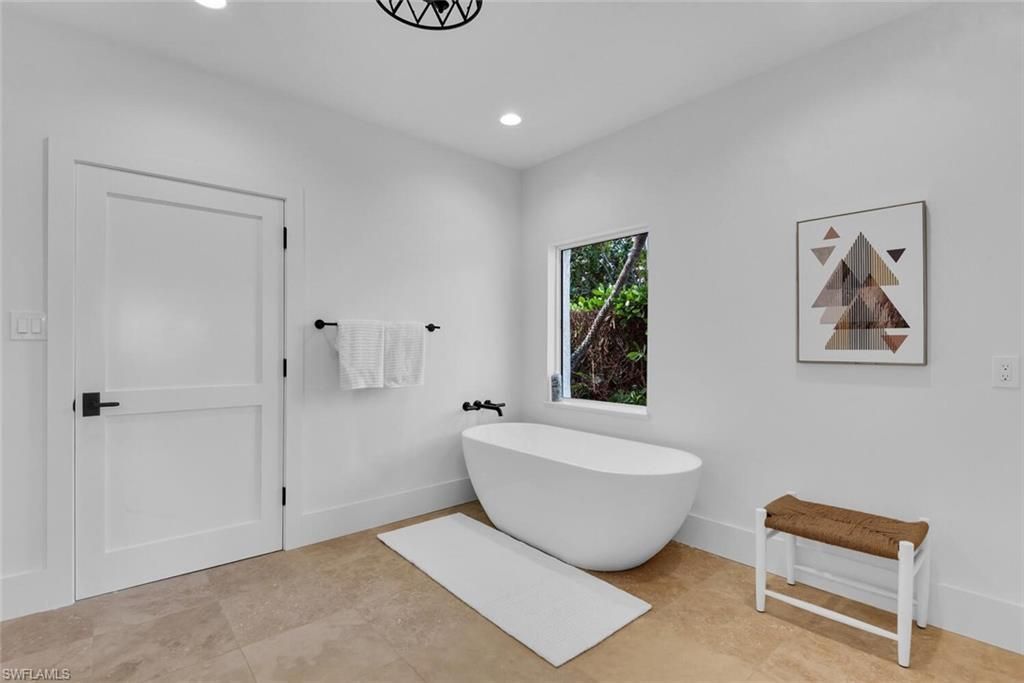 215 Mooring Line Dr, Naples, FL 34102 Photo