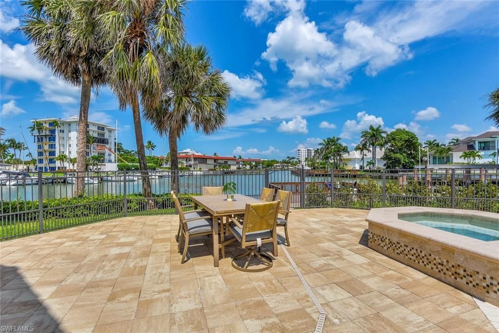 215 Mooring Line Dr, Naples, FL 34102 Photo