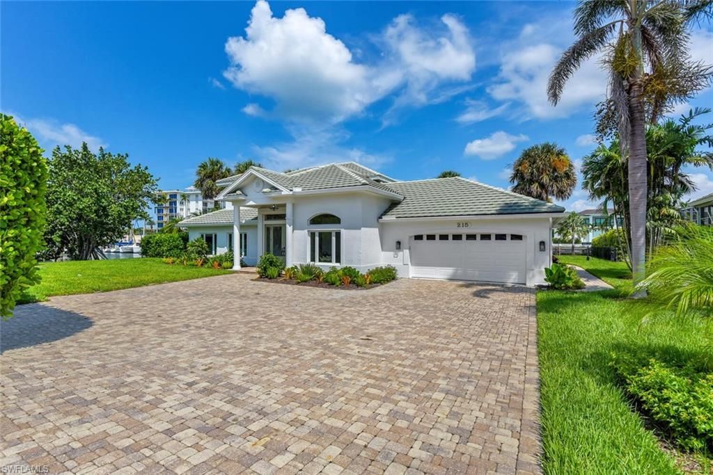 215 Mooring Line Dr, Naples, FL 34102 Photo