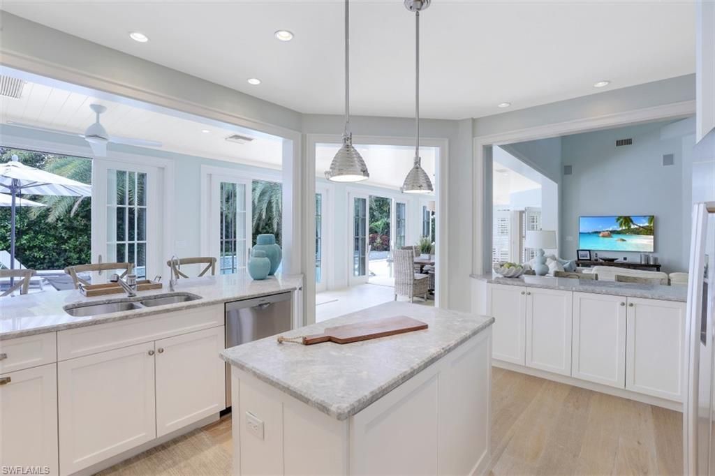 154 4th Ave N, Naples, FL 34102 Photo