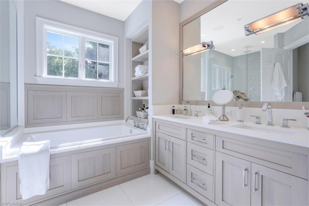 154 4th Ave N, Naples, FL 34102 Photo
