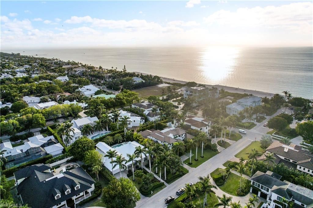 154 4th Ave N, Naples, FL 34102 Photo