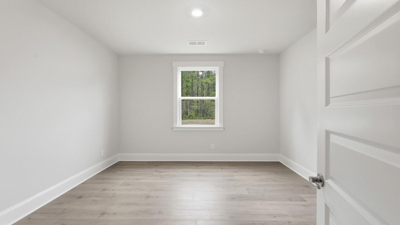 126 Midmills Lane Photo 32