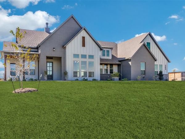 560 Aermotor Loop, Weatherford, TX 76085