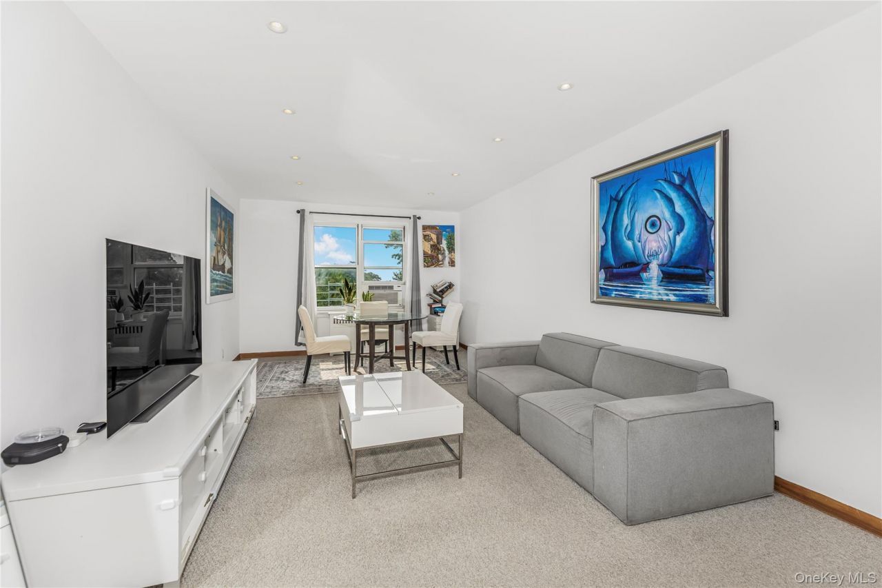 1300 Midland Avenue, Unit C64, Yonkers, NY 10704 Main Photo