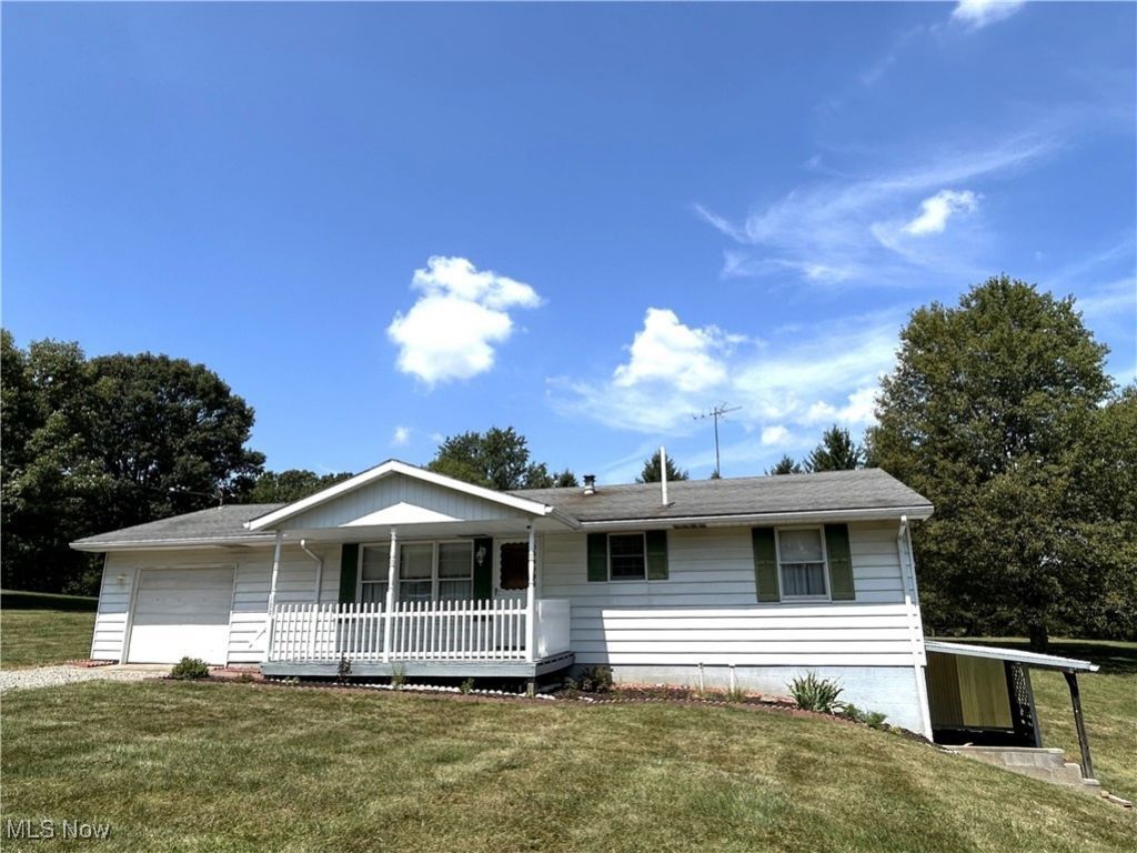 139 Kit Drive, New Cumberland, WV 26047 Main Photo