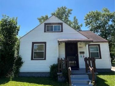 17806 Tarkington Avenue, Cleveland, OH 44128