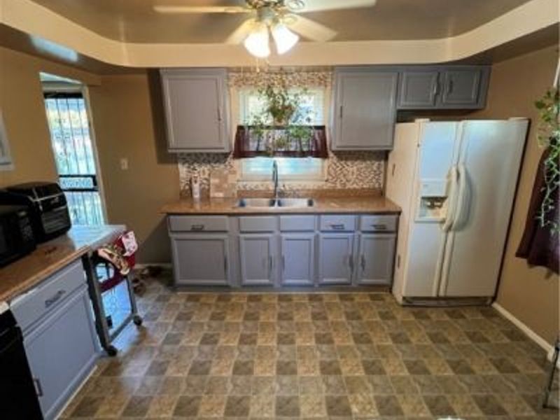 17806 Tarkington Avenue, Cleveland, OH 44128 Photo 3