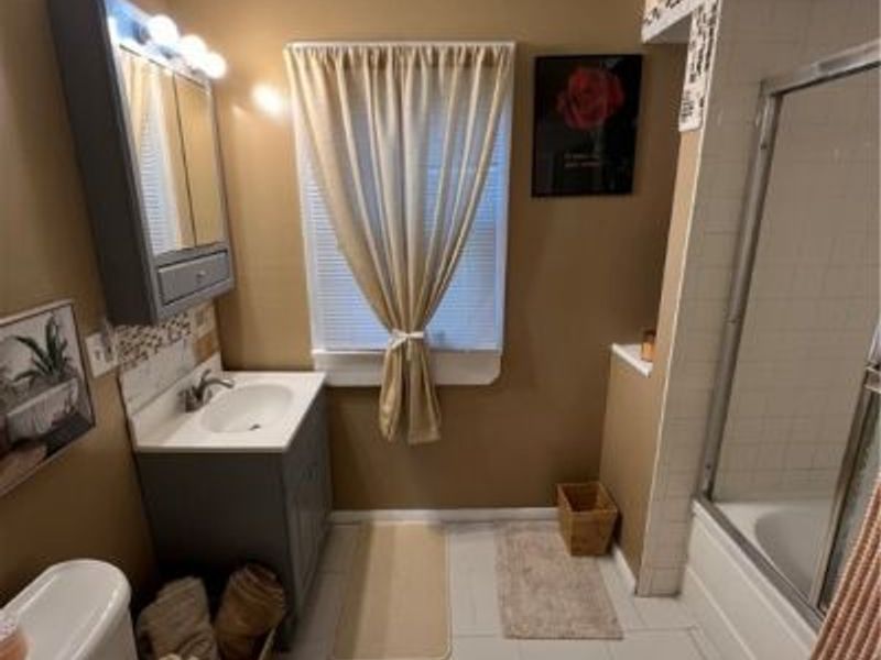 17806 Tarkington Avenue, Cleveland, OH 44128 Photo 8