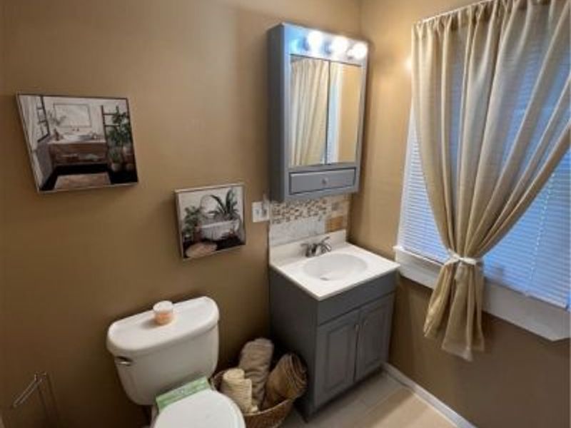 17806 Tarkington Avenue, Cleveland, OH 44128 Photo 9