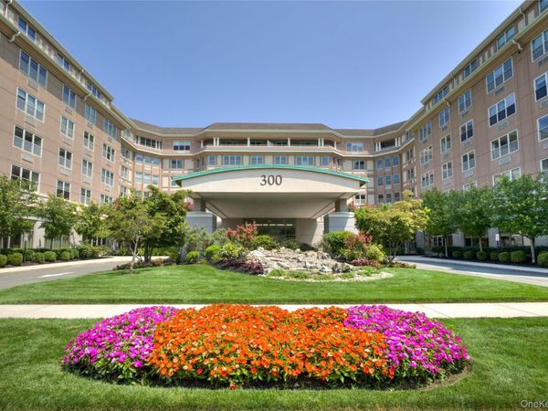 300 E Overlook, Unit 336, Port Washington, NY 11050