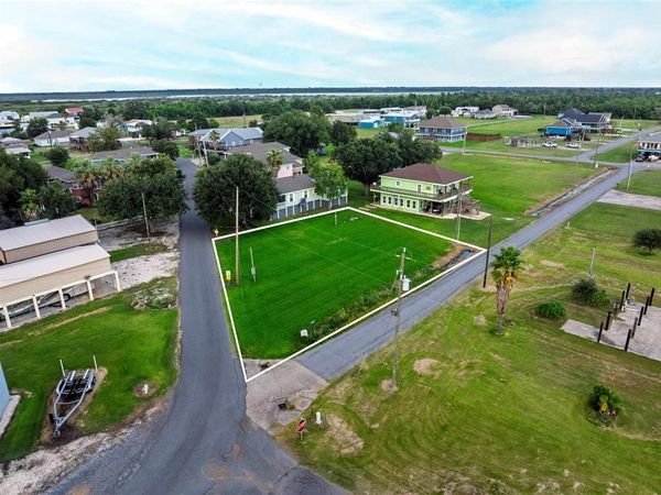 333 Big Lake Street, Lake Charles, LA 70607