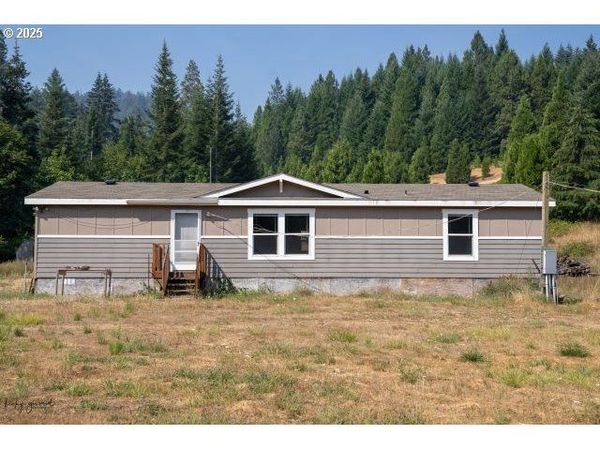 911 TUNNEL RD, Glendale, OR 97442