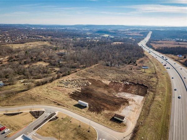 3936 S 48th Street, Springdale, AR 72762
