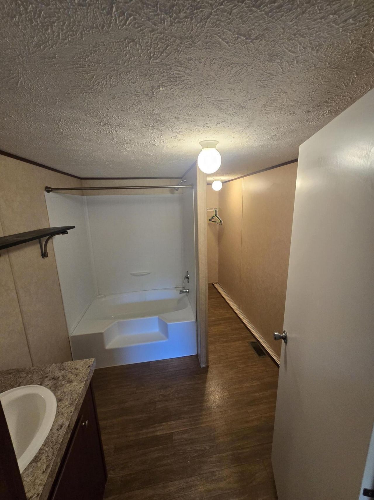 1563 Sc-311 Photo 11