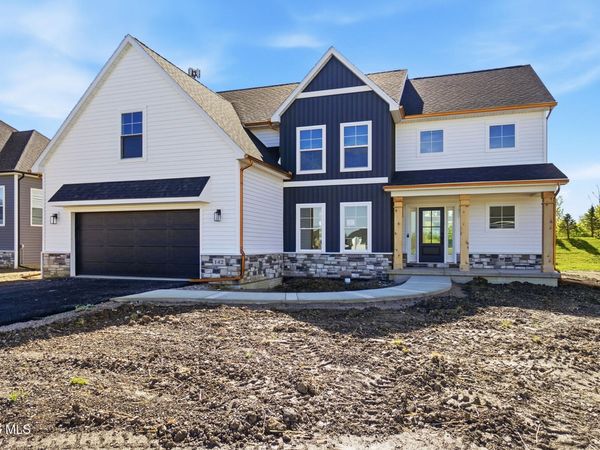 142 Barton Creek Drive, Perrysburg, OH 43551