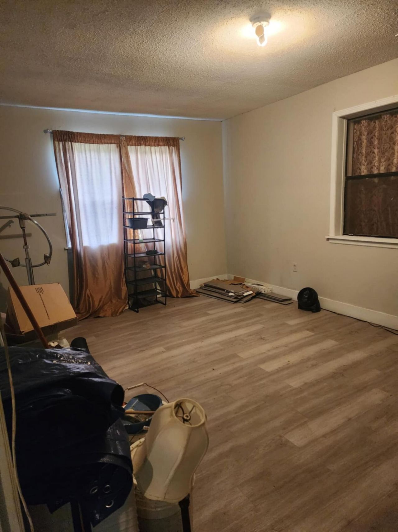 398 Kennedy Road Photo 10