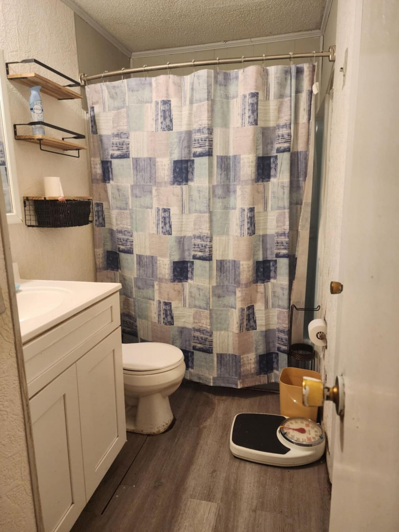 398 Kennedy Road Photo 12