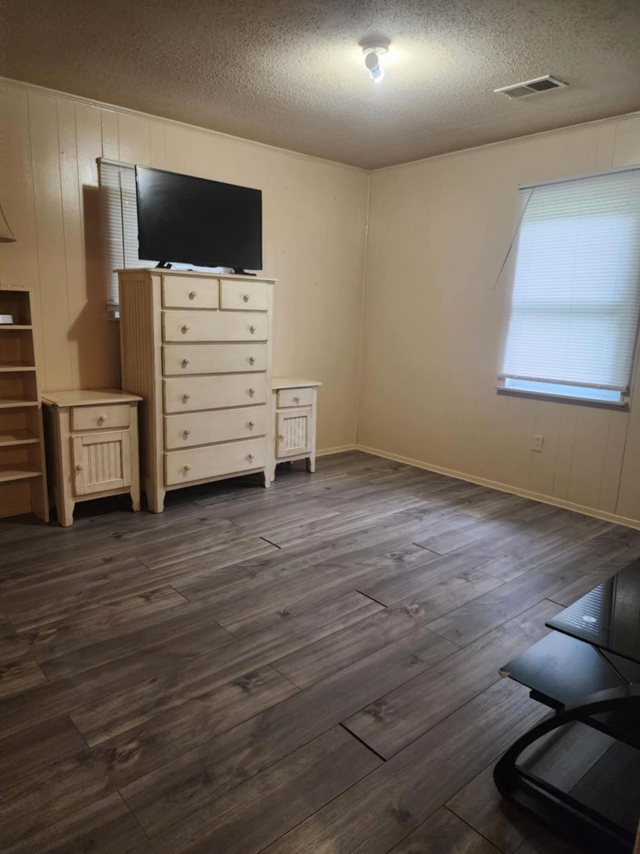 398 Kennedy Road Photo 14