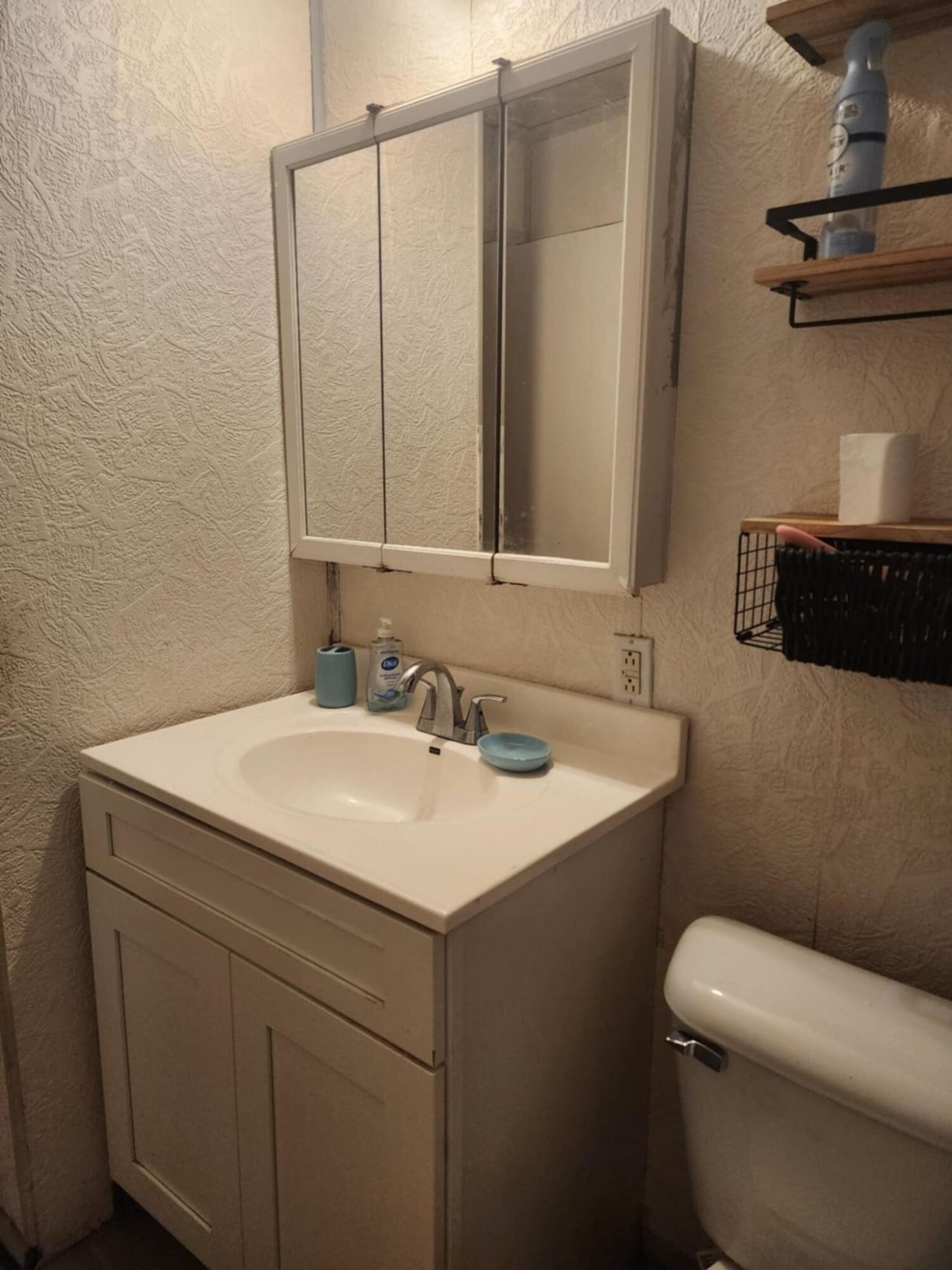 398 Kennedy Road Photo 15