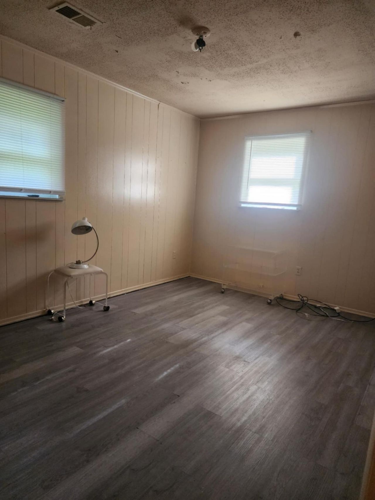 398 Kennedy Road Photo 17