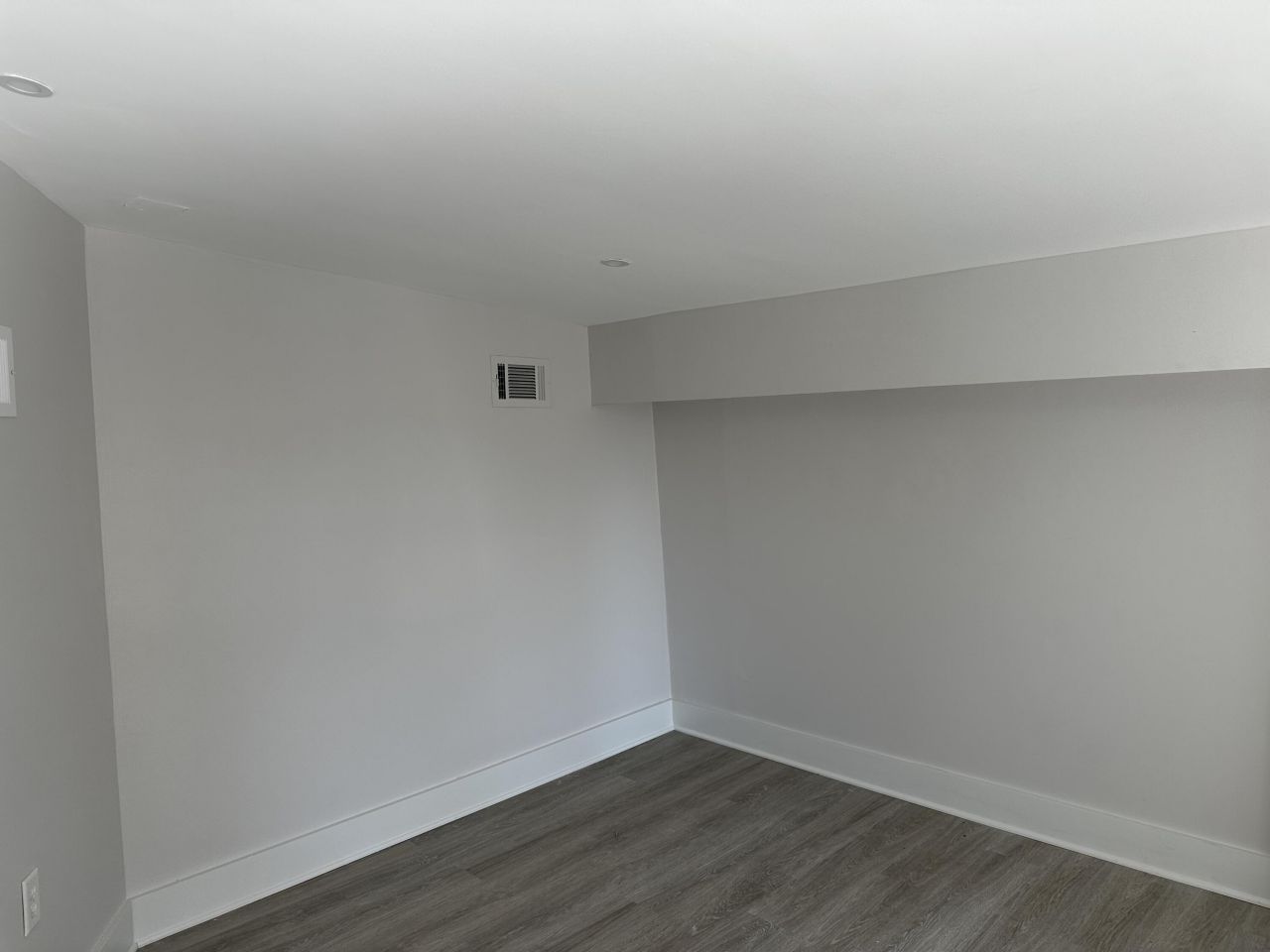 1233 Ben Sawyer Boulevard Photo 6