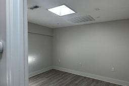 1233 Ben Sawyer Boulevard photo 4