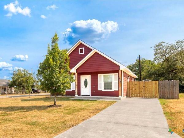 1628 Armstrong Street, Luling, TX 78648