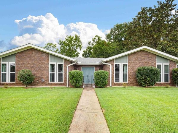 2274 E Christopher Drive, Mobile, AL 36609