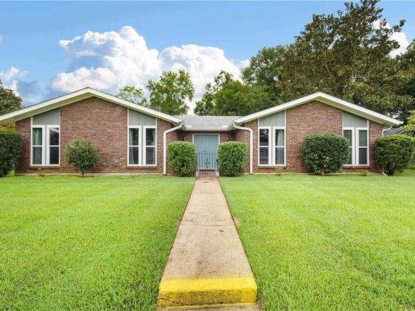 2274 Christopher Drive, Mobile, AL 36609