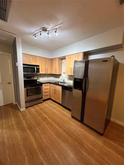 713 SE 18th Street, Unit 2, Fort Lauderdale, FL 33316 Photo