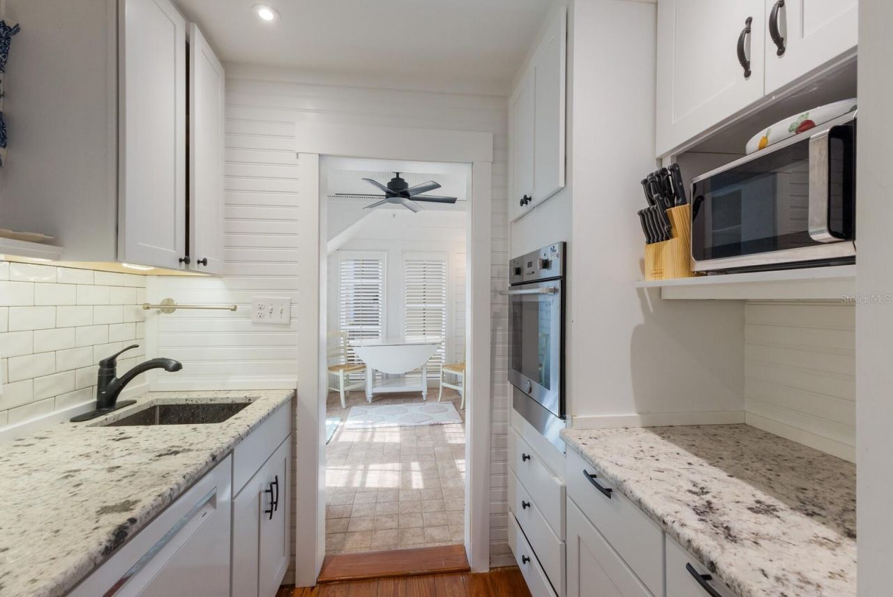 370 E Railroad Avenue, Unit 1, Boca Grande, FL 33921 Photo