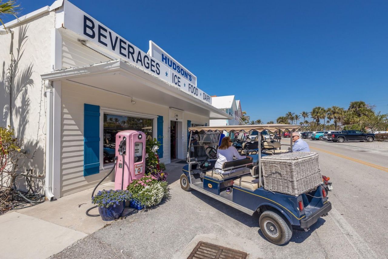 370 E Railroad Avenue, Unit 1, Boca Grande, FL 33921 Photo