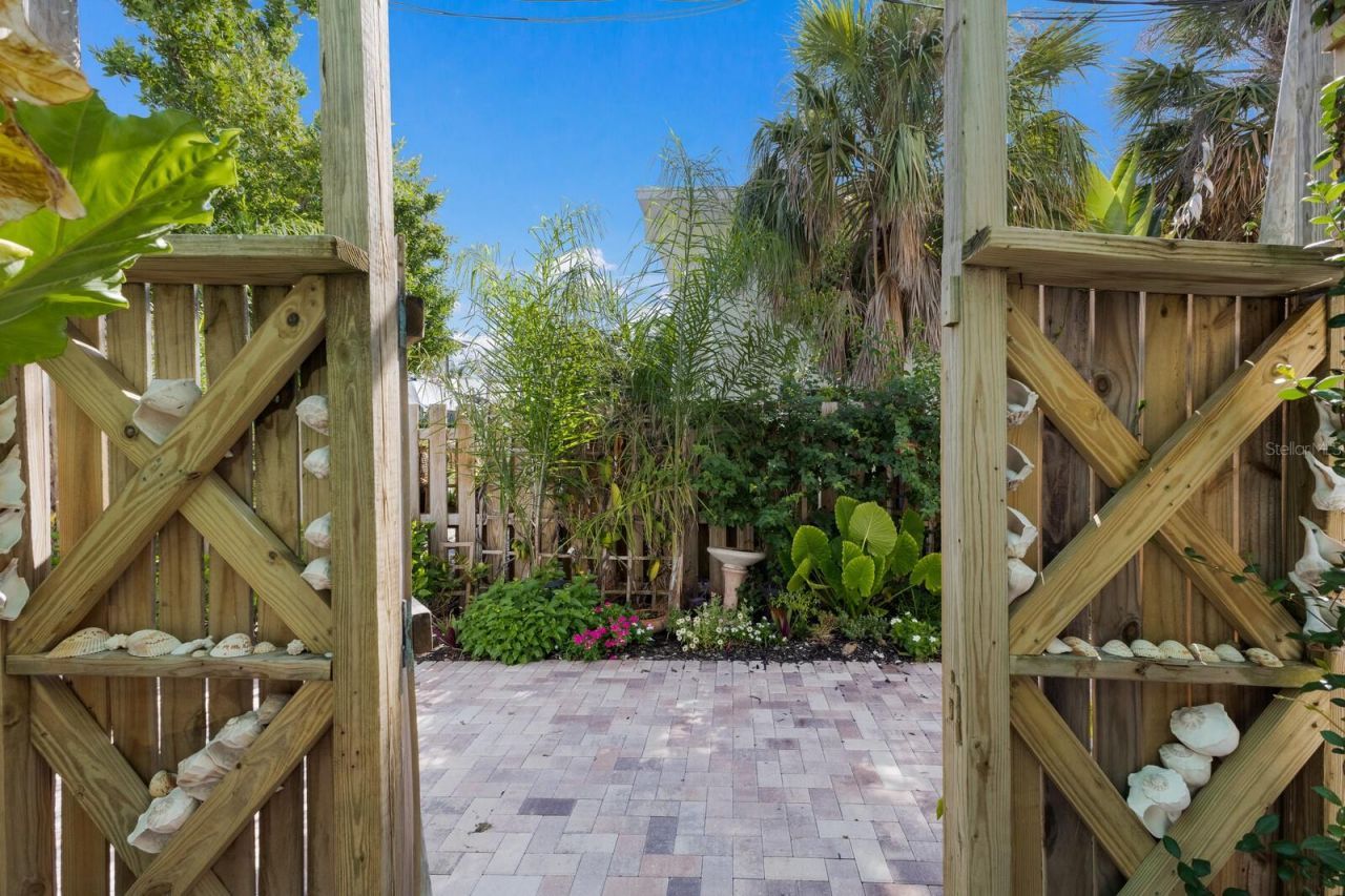 370 E Railroad Avenue, Unit 1, Boca Grande, FL 33921 Photo