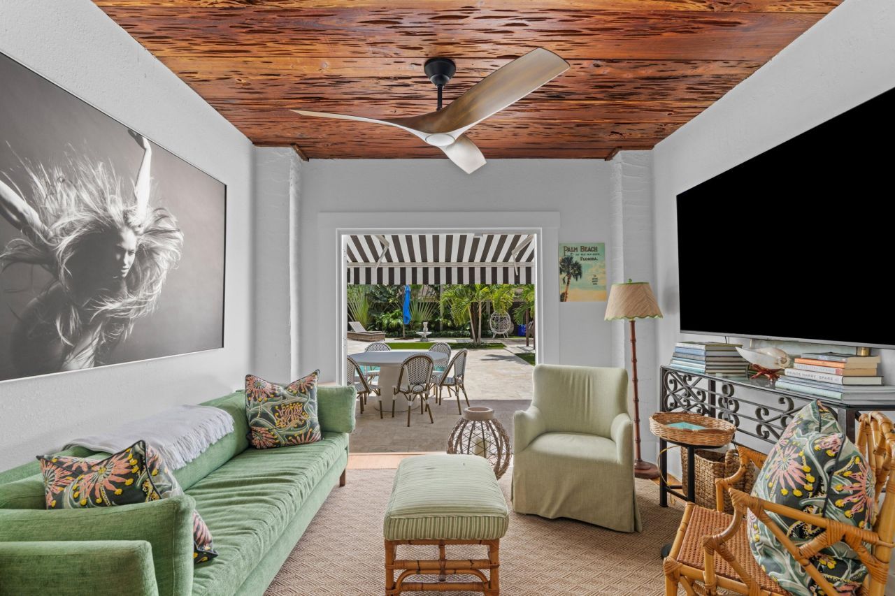 528 32nd Street, West Palm Beach, FL 33407 Photo