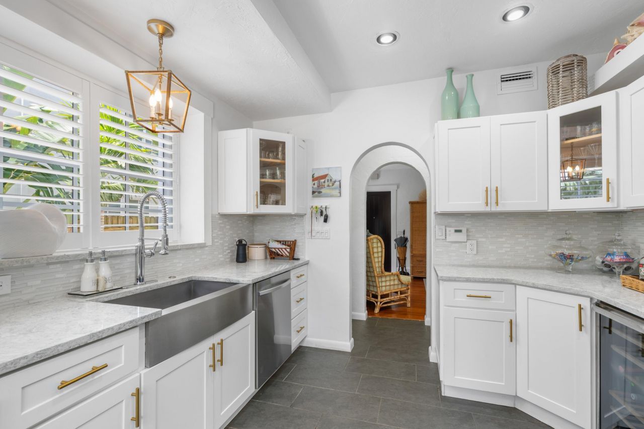 528 32nd Street, West Palm Beach, FL 33407 Photo