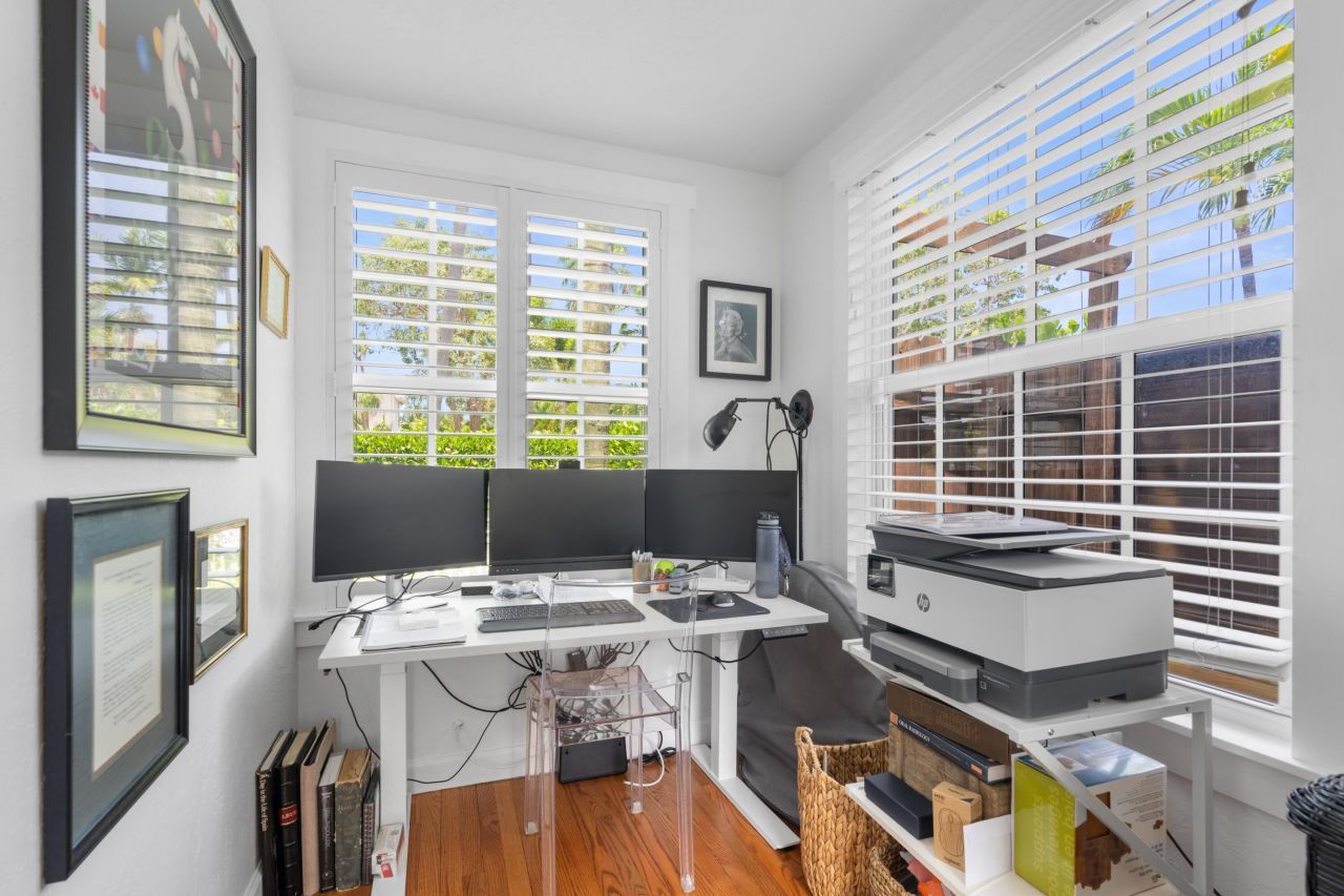 528 32nd Street, West Palm Beach, FL 33407 Photo