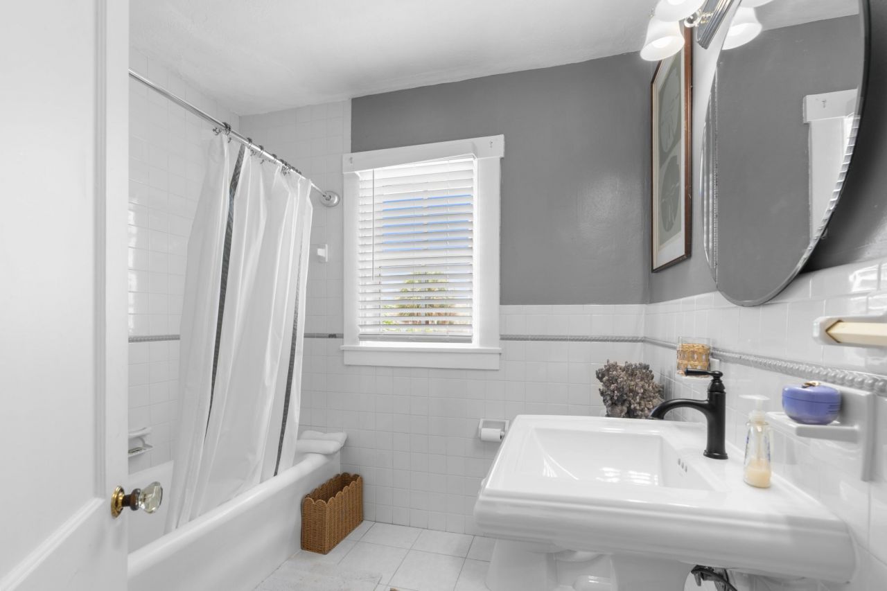 528 32nd Street, West Palm Beach, FL 33407 Photo