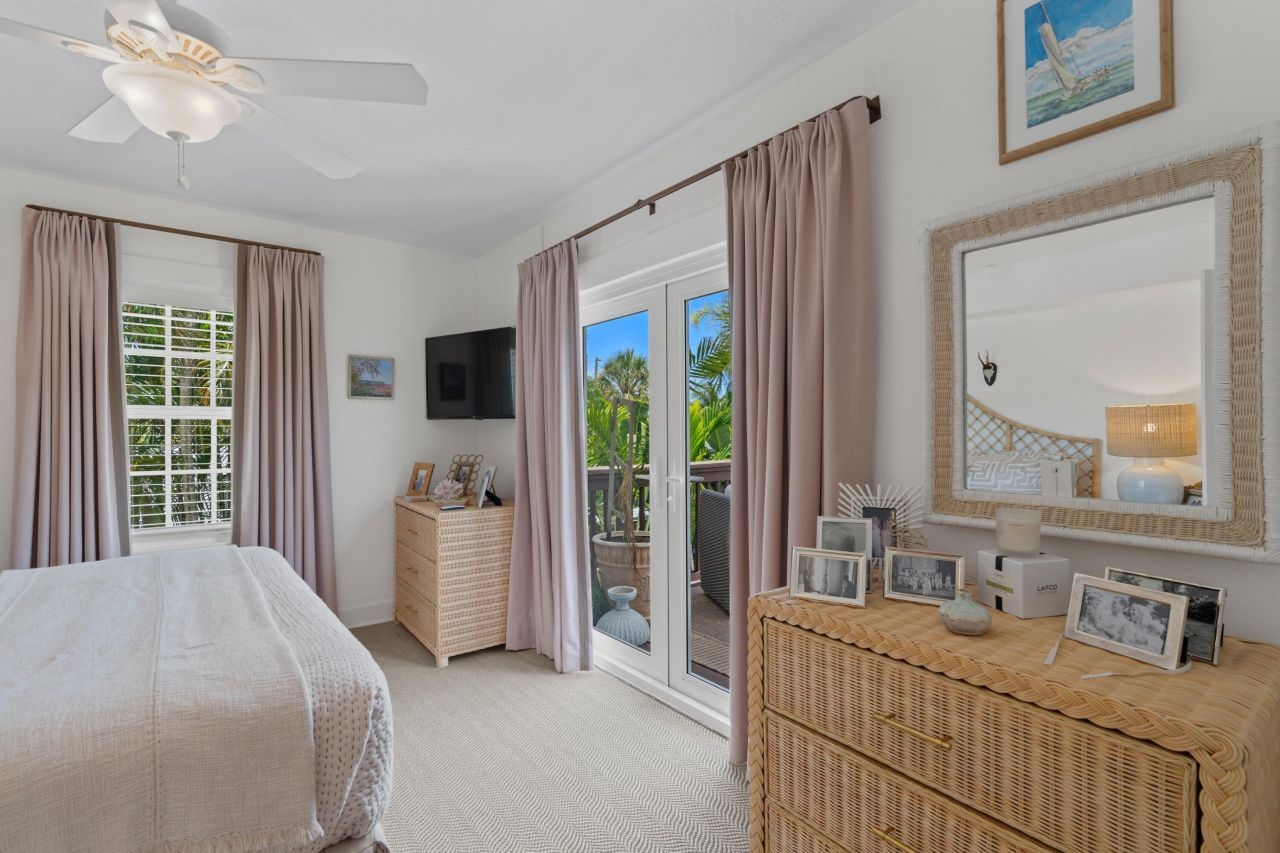 528 32nd Street, West Palm Beach, FL 33407 Photo