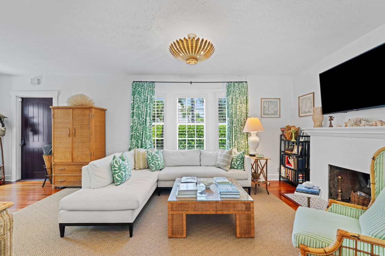 528 32nd Street, West Palm Beach, FL 33407 Photo