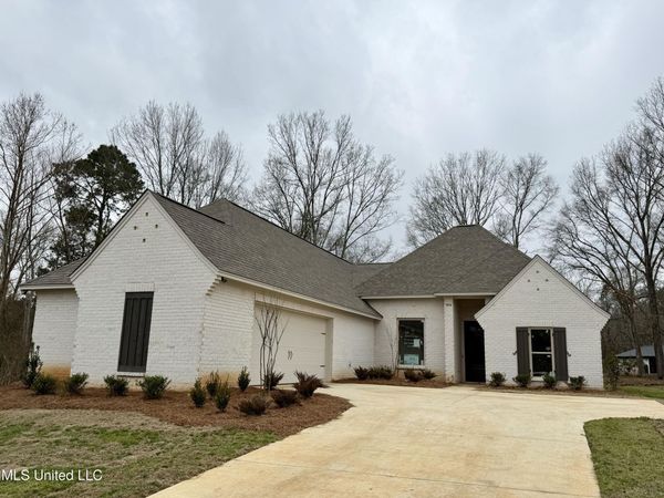 104 Jasmine Cove Drive, Brandon, MS 39042