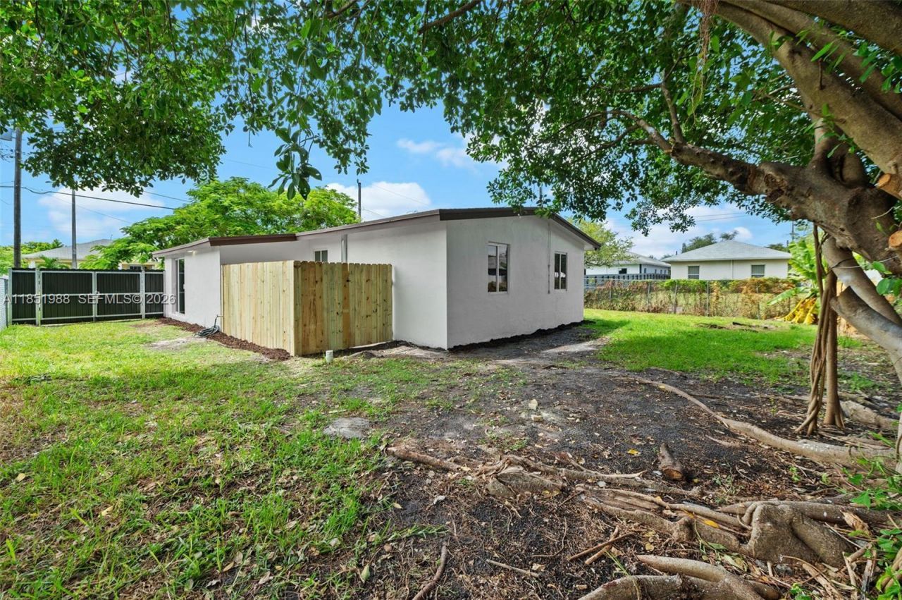 6965 NW 21st Ct, Miami, FL 33147 Photo